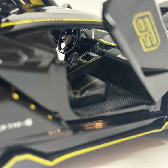 1:24 Lamborghini Centenario Diecast With Headlight & Taillight LED Black - Picture 8 of 9